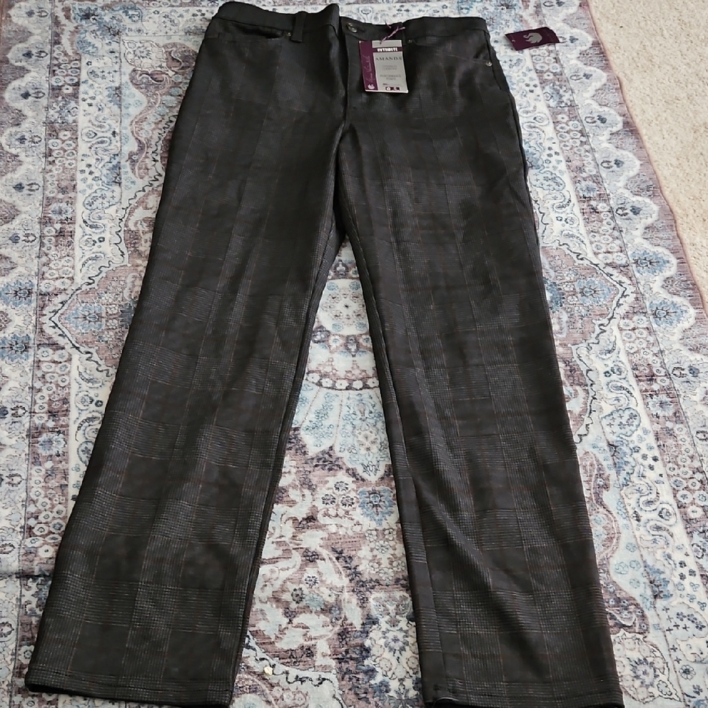 NWT Gloria Vanderbilt Women's Dark Gray Plaid Trousers